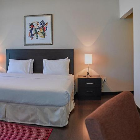 Tulip Hotel & Suites Al-Manamah Bagian luar foto