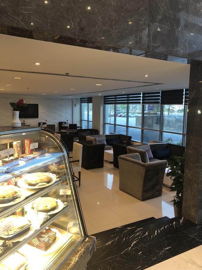 Tulip Hotel & Suites Al-Manamah Bagian luar foto