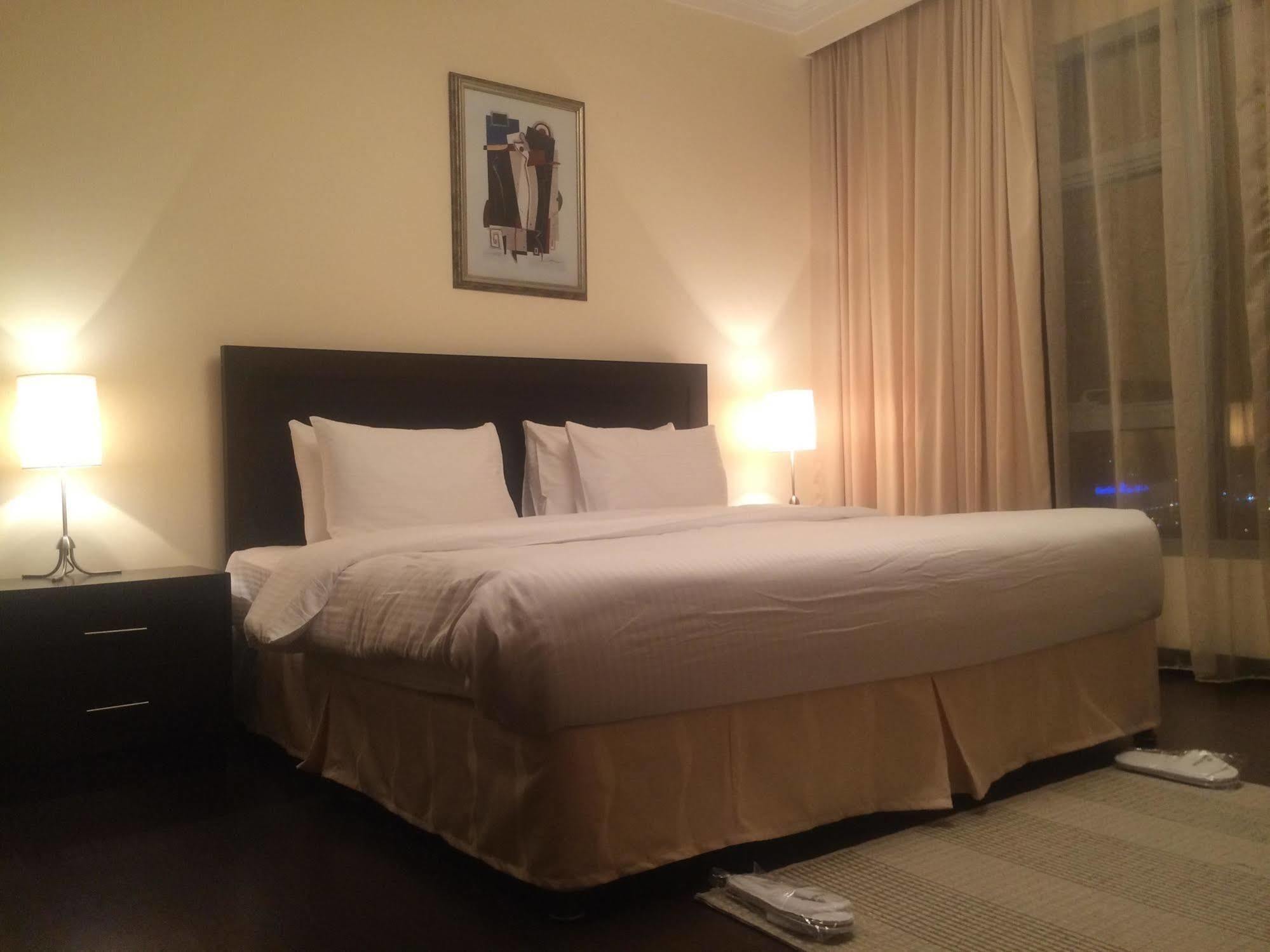 Tulip Hotel & Suites Al-Manamah Bagian luar foto