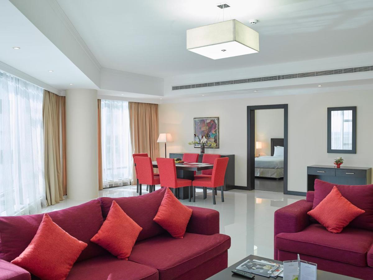 Tulip Hotel & Suites Al-Manamah Bagian luar foto