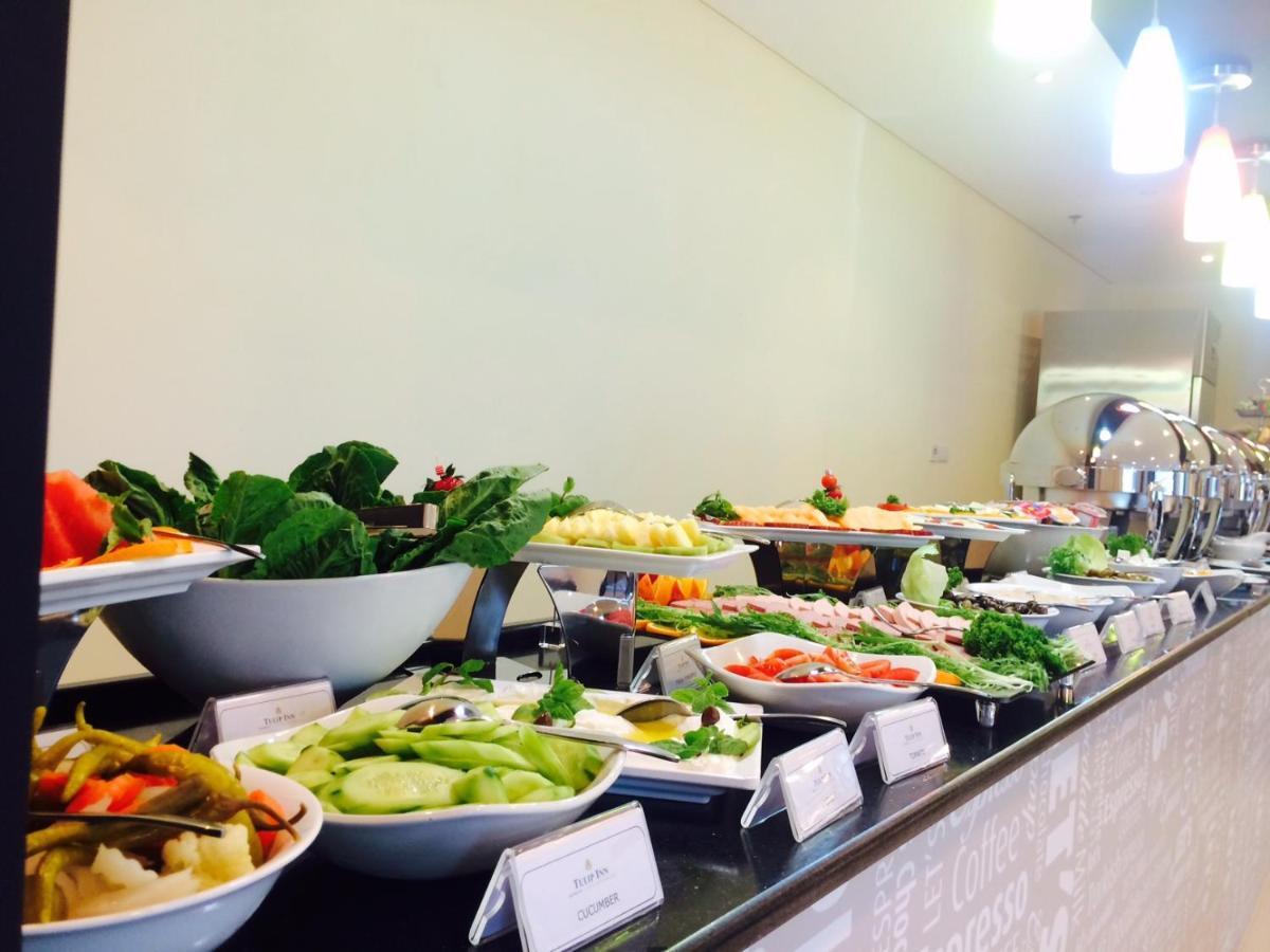 Tulip Hotel & Suites Al-Manamah Bagian luar foto
